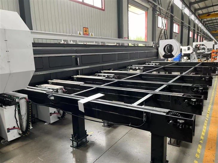 20KW Pipe Laser Cutting Machine